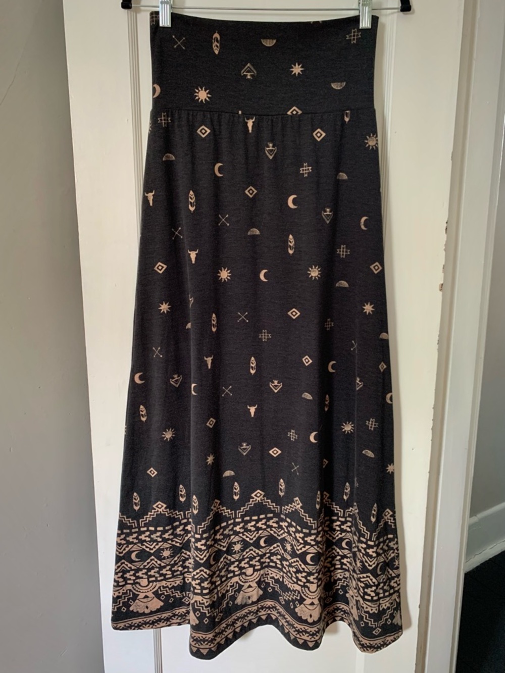 2010s Mossimo witchy/tribal/southwestern print maxi skirt